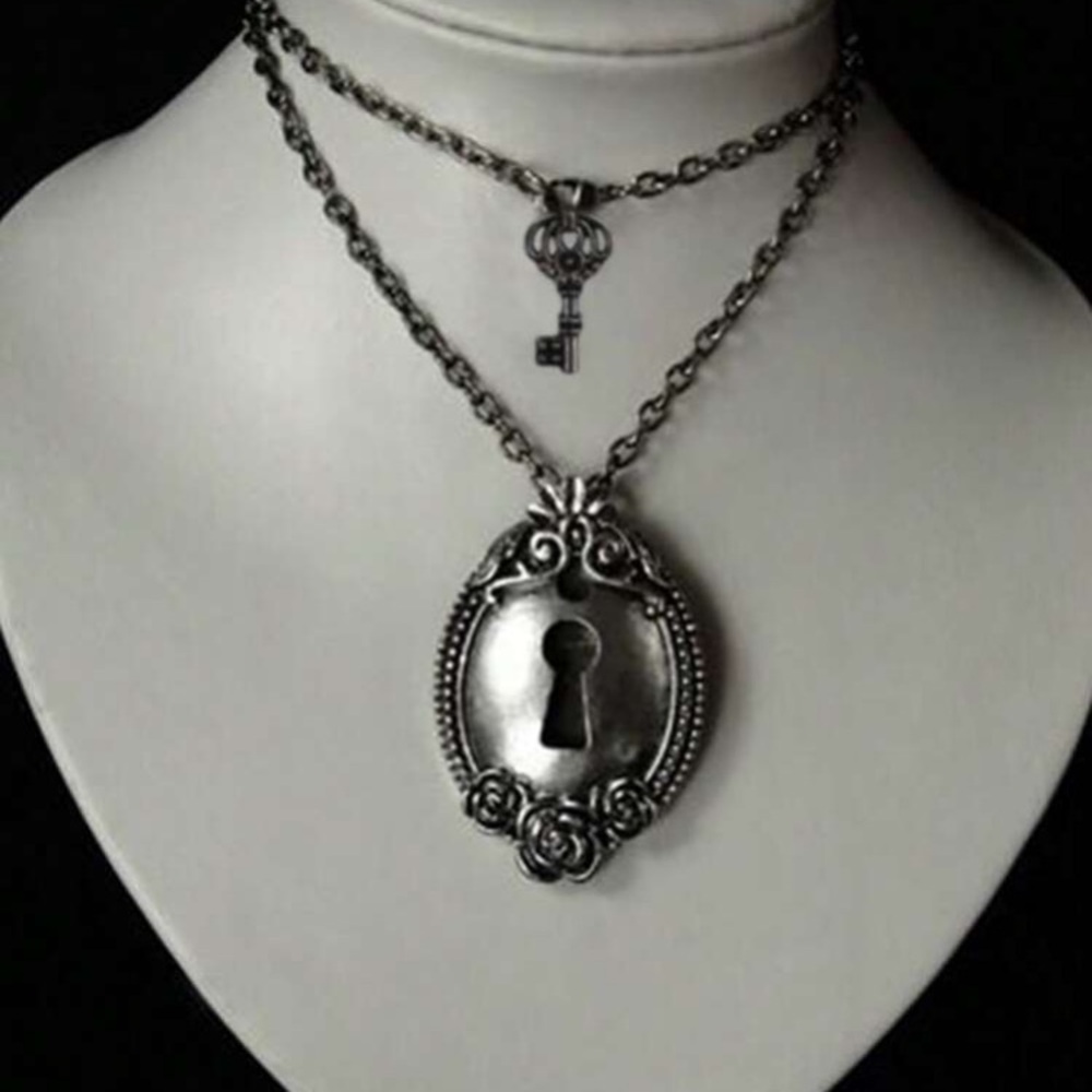 Elegant Silver Keyhole Pendant Necklace